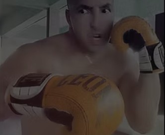 Adel Abidi in guardia durante un allenamento